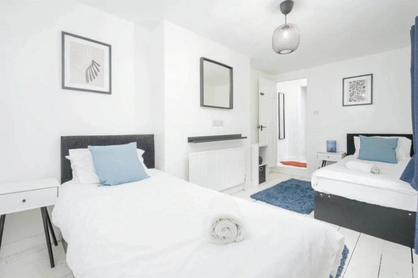 City Centre 2 Bedroom Apt - Free Parking - Wifi - Smart Tv 普里茅斯 外观 照片